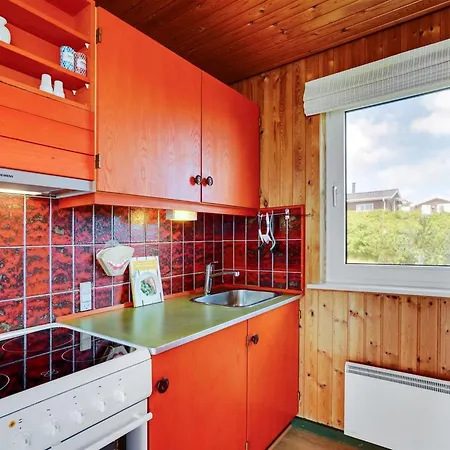 Usko - 250m From The Sea By Interhome